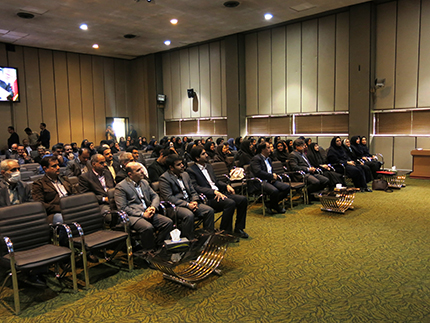 نشست صمیمانه رئیس پژوهشگاه استاندارد با کارکنان